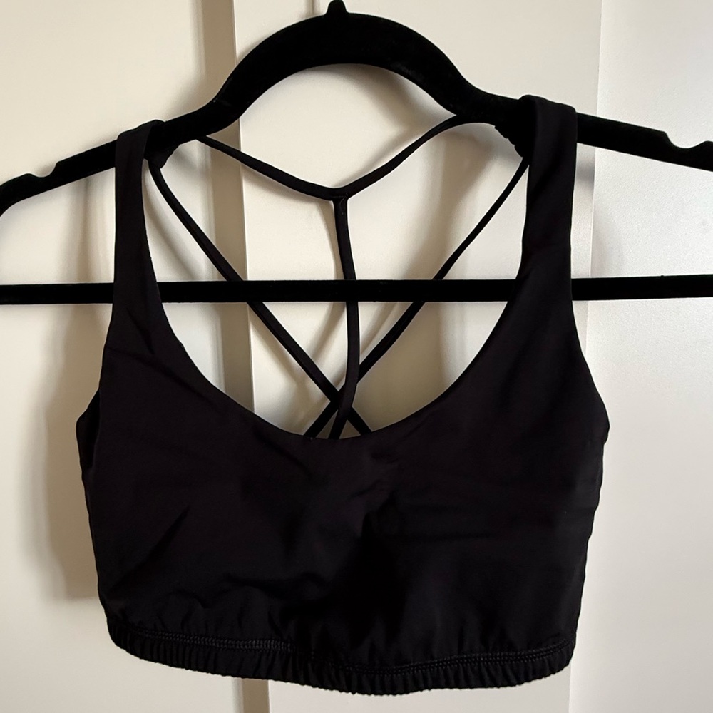 Vuori Sports Bra Black Strappy Racerback Y back Yoga Pilates Athletic Top HIIT - Picture 3 of 3